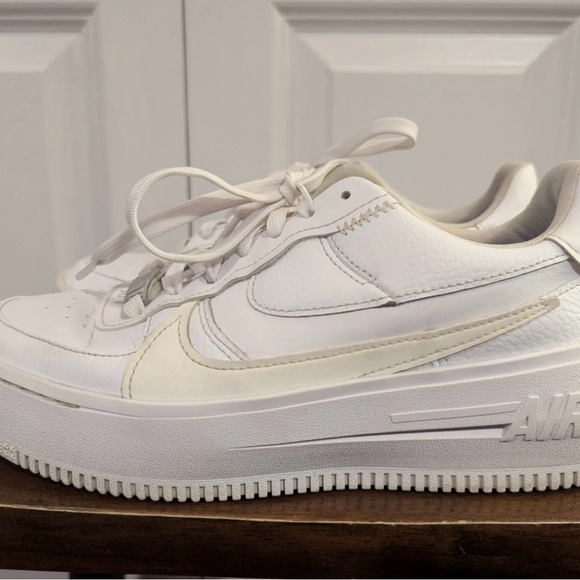 Women's Nike Air Force 1 PLT.AF.ORM Triple White Size 8.5 - Picture 3 of 13